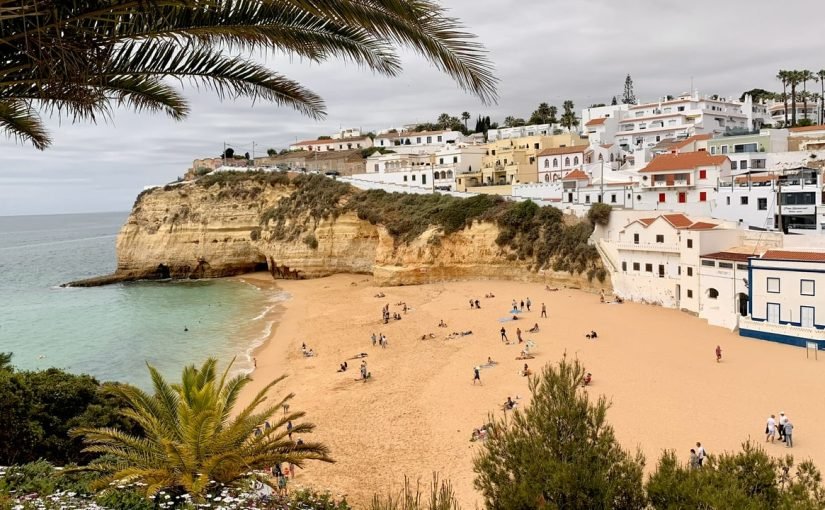 Why is Algavre a unique region of Portugal?