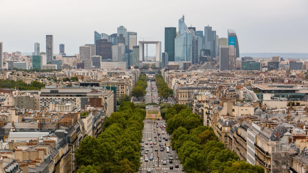 Avenue des Champs Élysées Featured Image