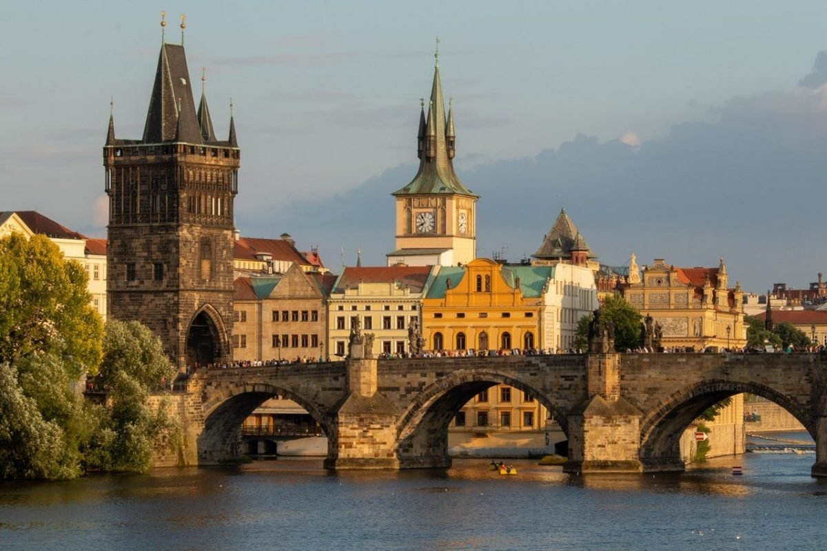 Charles Bridge Featured Image