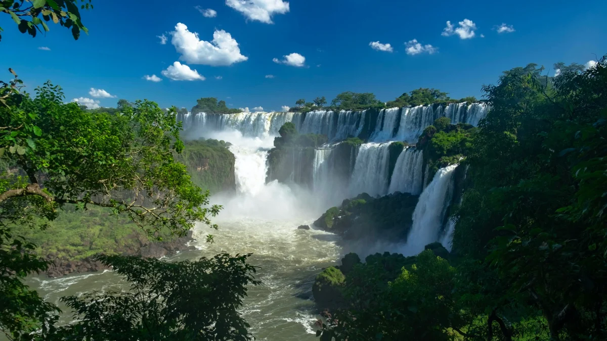 Iguazú Falls Featured Image