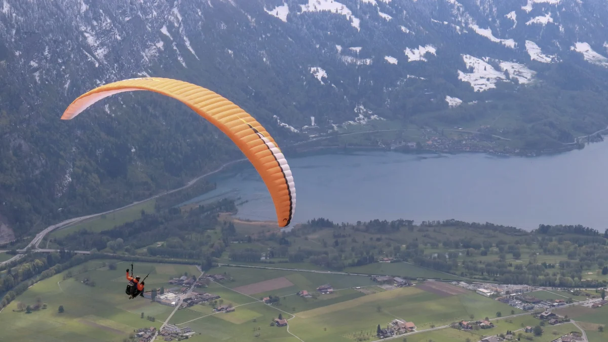 Paragliding in Località Morettine Featured Image