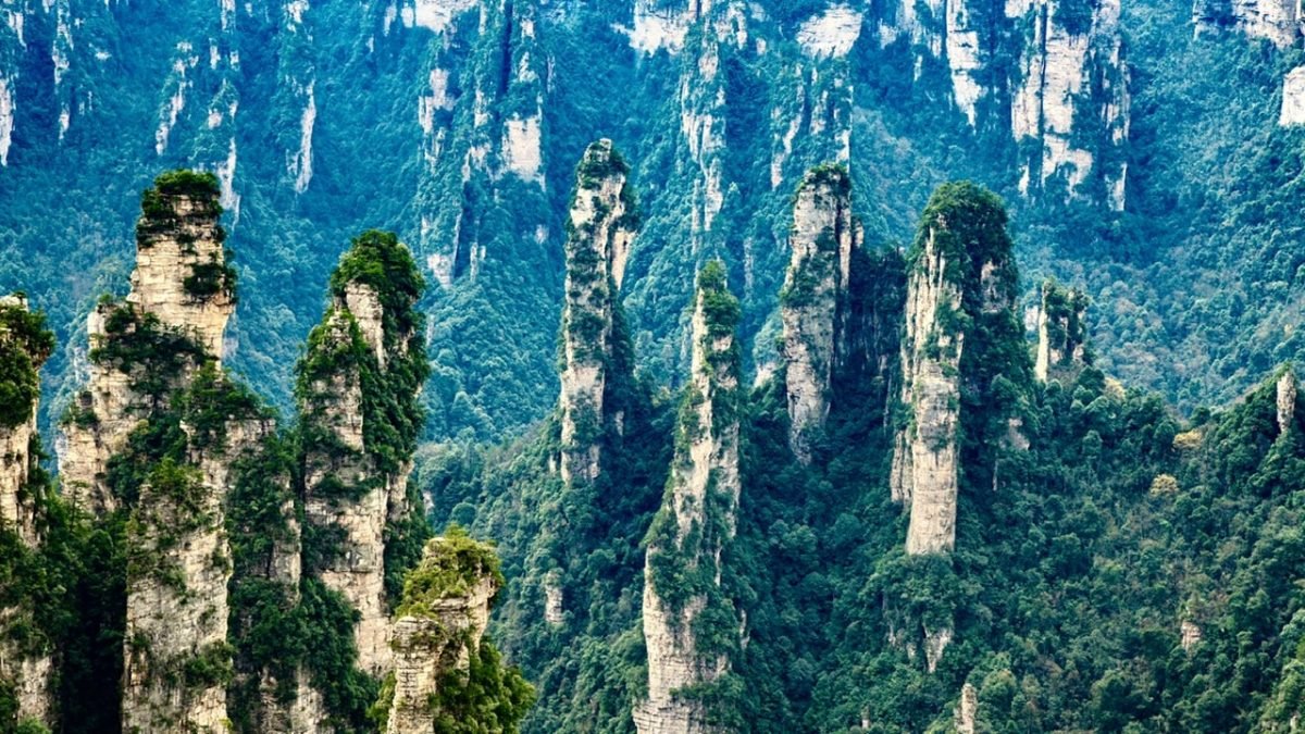 Zhangjiajie Mountains Featured Image